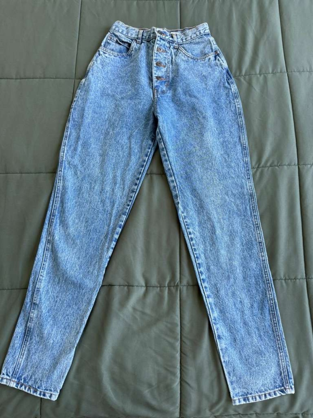 High-Rise Button-Fly Women's Jeans in Light Blue Wash